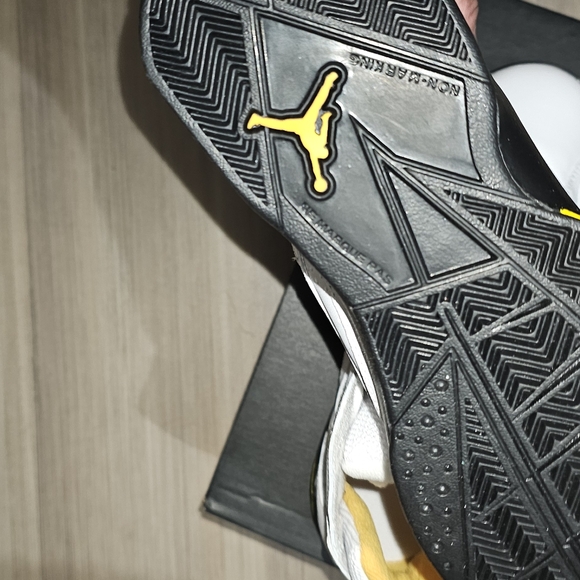 Jordan retro #7 YELLOW ,BLACK & WHITE SZ 7Y/7M - Picture 2 of 12